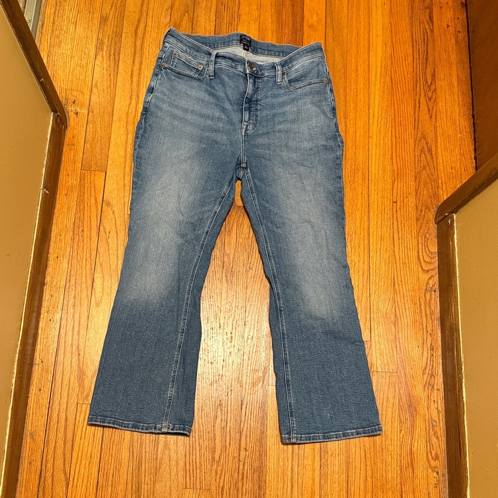J. Crew Mid-rise flare crop jean in all-day stretch, Size 31 (12) - Picture 3 of 5